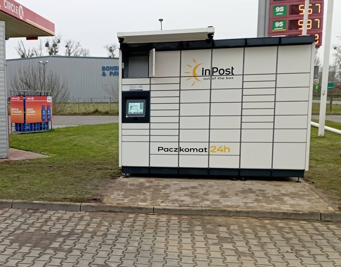 Paczkomat SLU20M na terenie stacji Circle K
