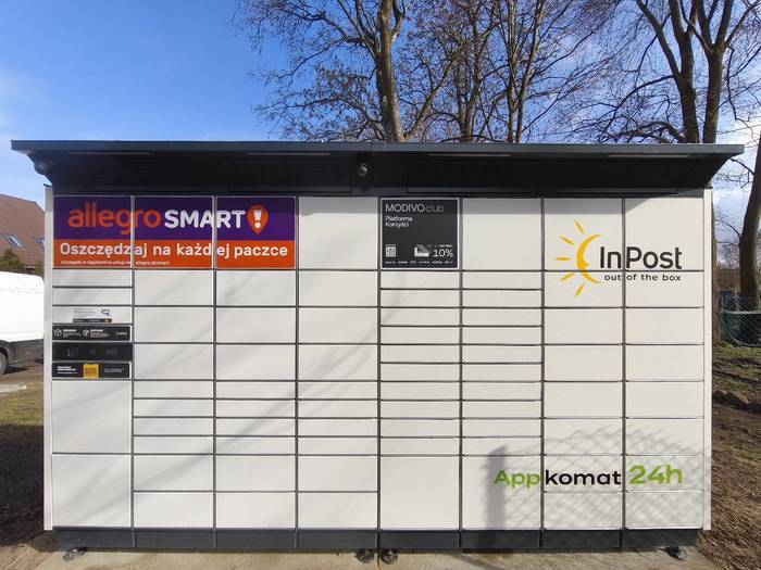 Paczkomat SLWN01BAPP Przed posesją