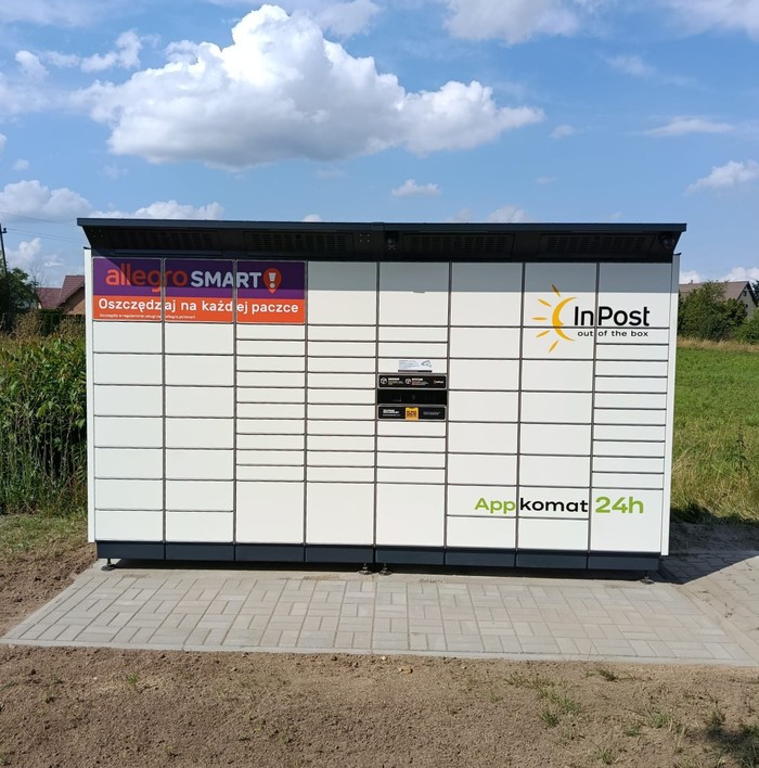 Paczkomat SME02BAPP Przy sklepie budowlanym Sylwek