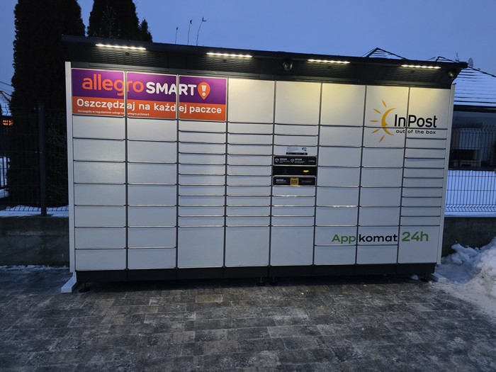 Paczkomat SME03BAPP Przy szkole językowej