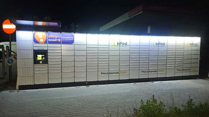Paczkomat SMZ01M Przy stacji Barton
