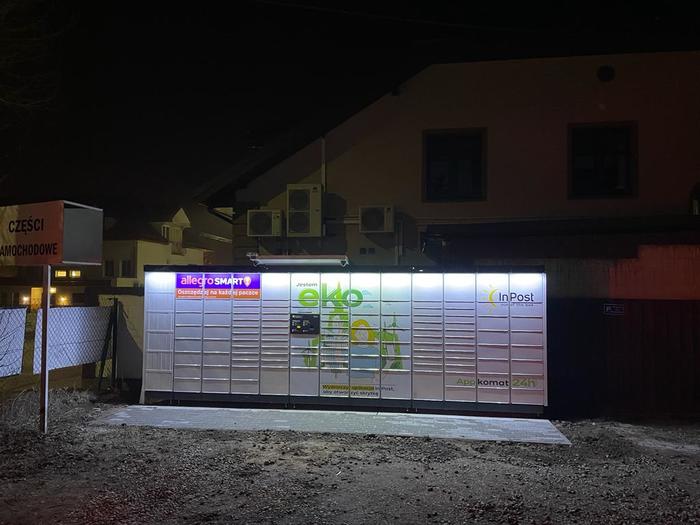 Paczkomat SOK01APP przy sklepie motoryzacyjnym MF Auto