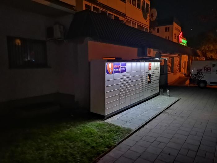 Paczkomat SOK05M Przy sklepie Top Market