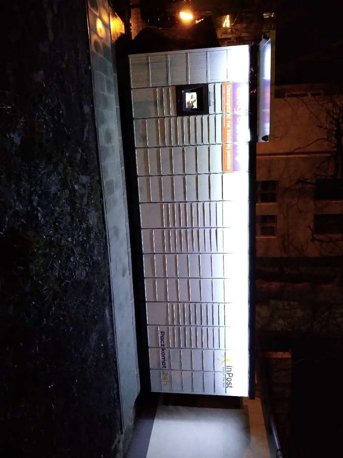 Paczkomat SOP13M Przy sklepie Żabka