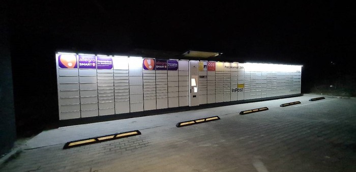 Paczkomat SOS04A Parking z tyłu sklepu Żabka