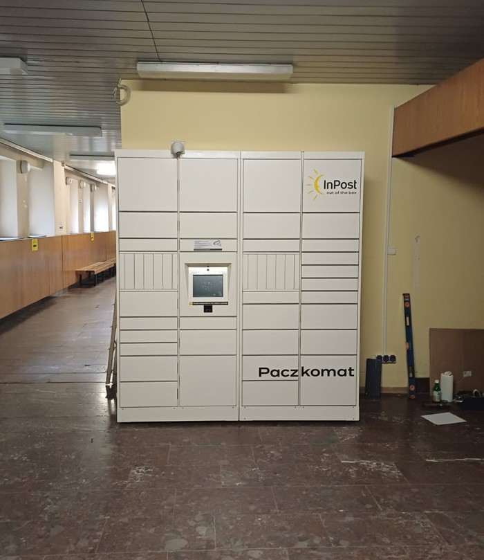 Paczkomat SOS07HP Blok F - Szybka Terapia obok windy