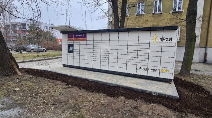 Paczkomat SOS63M Przy budynku mieszkalnym