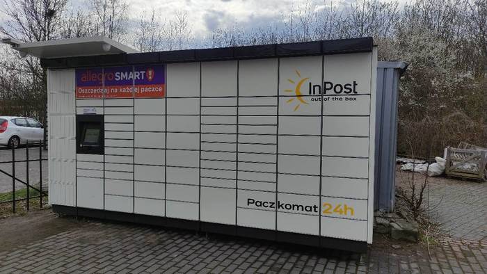 Paczkomat SOS69M Obok Hotelu Orion