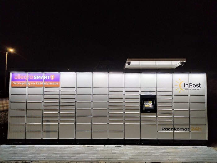 Поштомат SOT01M Przy przystanku autobusowym