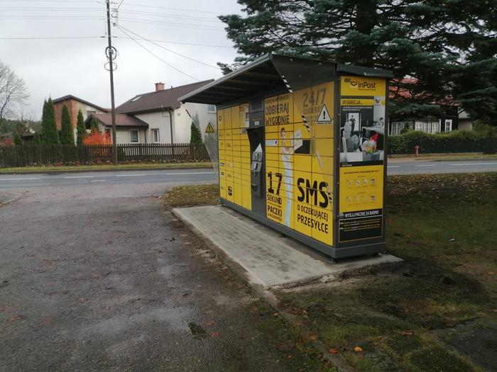 Paczkomat SPH01G przy plebani