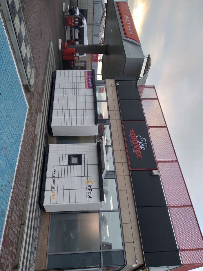 Parcel Locker SPO06M Przy budynku stacji paliw Topaz