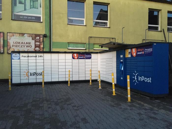 Paczkomat SPR01A Przy sklepie Delikatesy Centrum