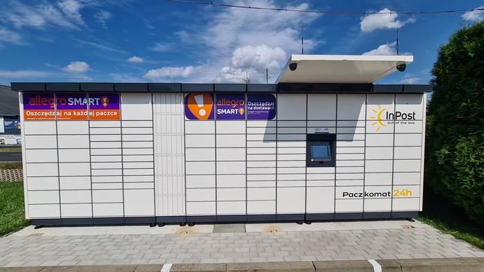 Поштомат SPY01M parking wewnętrzny marketu Delikatesy Centrum