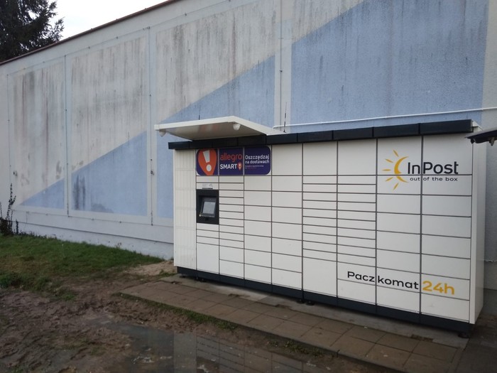 Paczkomat SRE04M Przy budynku drukarni