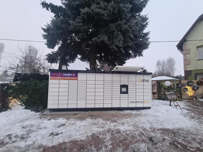 Parcel Locker SRG03M Na parkingu przy Klinice Piękna