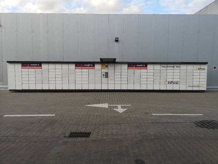 Paczkomat SRW02N parking Intermarche