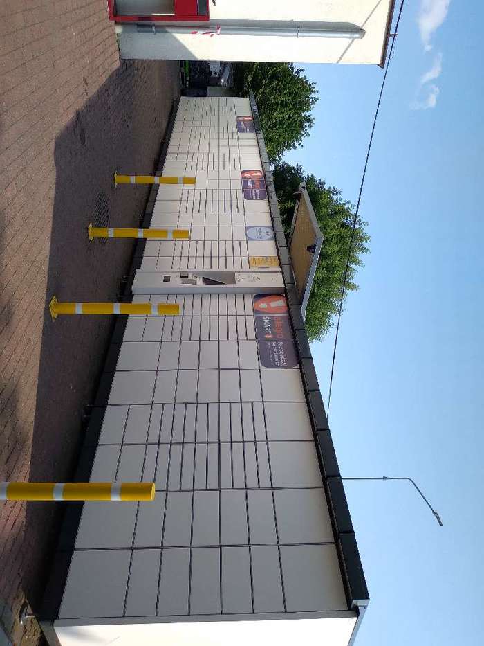 Paczkomat SRW03A Stacja paliw Watis