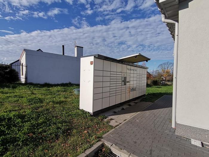 Paczkomat SSE01N Przy markecie Biedronka