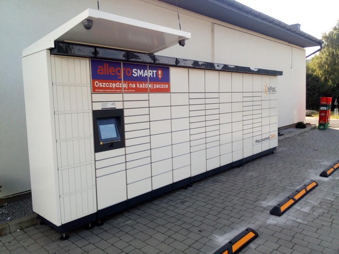 Paczkomat SSZ03M Przy sklepie Top Market