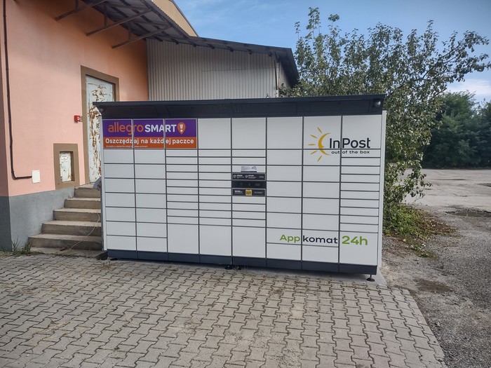 Parcel Locker STA01BAPP Pod budynkiem hutowni