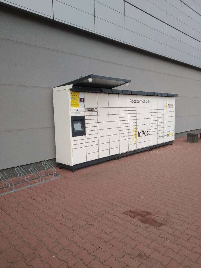 Paczkomat STA02M Przy wejściu B do Galerii