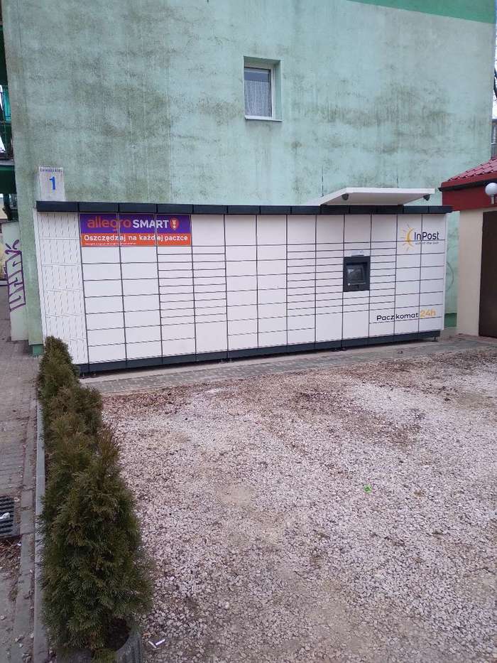 Parcel Locker STA15M parking przy salonie kosmetycznym