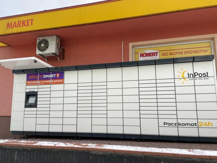 Parcel Locker STA16M przy sklepie Robert