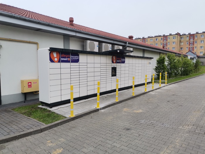 Paczkomat STG07M Przy sklepie Lidl