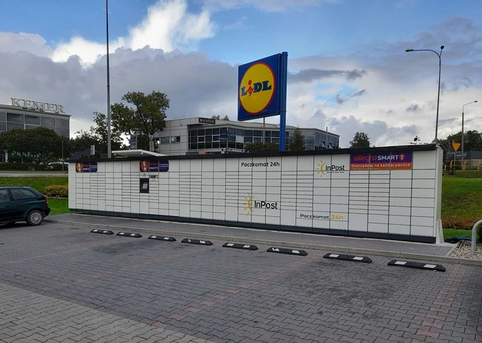 Parcel Locker STR01M Przy parkingu Lidla