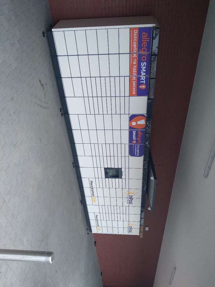 Paczkomat STR04M Przy sklepie Lidl