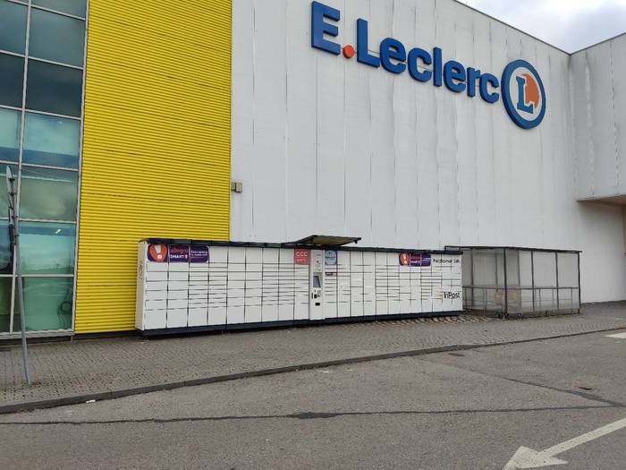 Parcel Locker STW02A Przy wejściu po lewej stronie