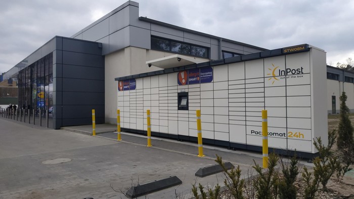 Paczkomat STW08M Parking Lidl
