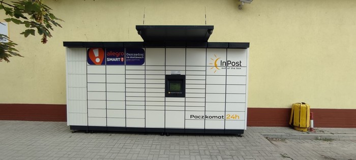 Paczkomat STW12M Przy sklepie Frac