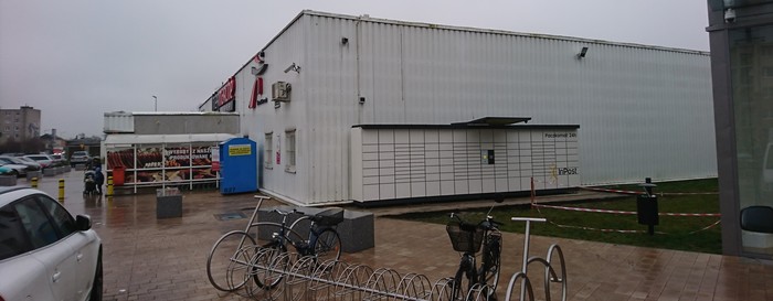Parcel Locker SUL01N przy parkingu