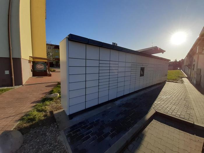 Parcel Locker SUL02M Z tyłu marketu Lidl