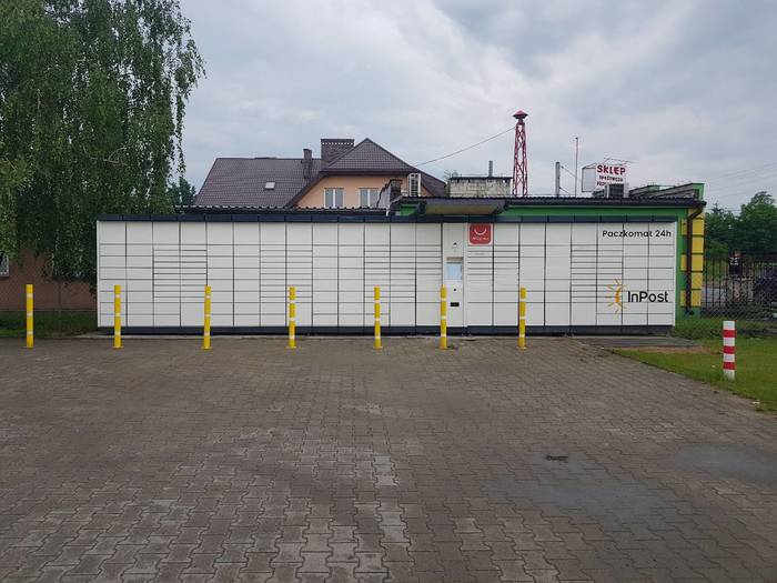 Paczkomat SUP01A Przy stacji paliw Moya