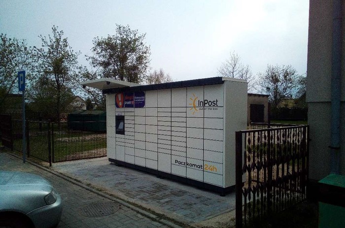 Paczkomat SUV01M Przy Urzędzie Gminy w Szczutowie