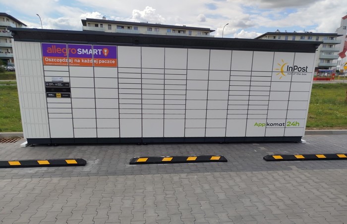 Paczkomat SUW01BAPP przy Biedronce