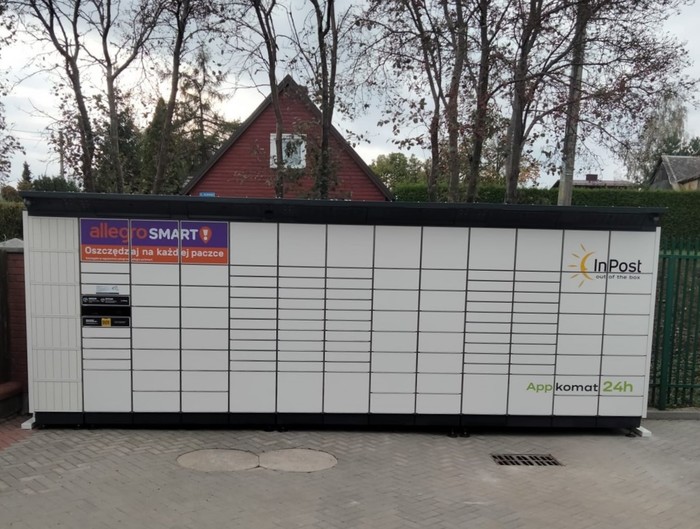 Paczkomat SUW05BAPP przy siłowni Heros
