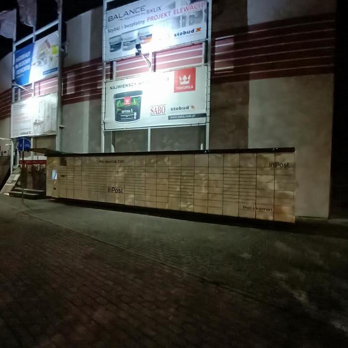 Parcel Locker SUW06A Przy sklepie budowlanym Sabo