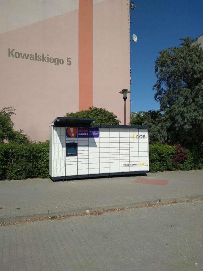 Paczkomat SUW10M Przy bloku Kowalskiego 5