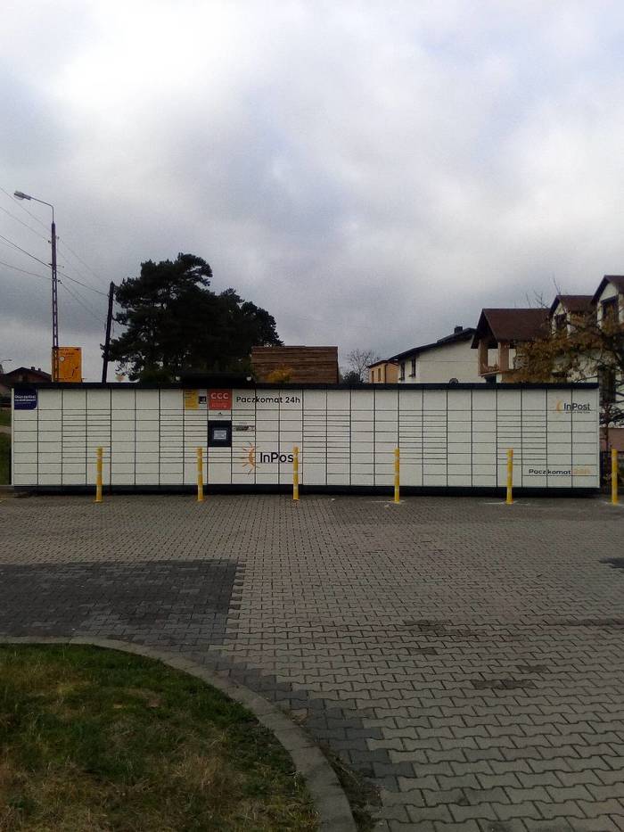 Поштомат SUZ01M Boczny parking obok sklepu Bisam
