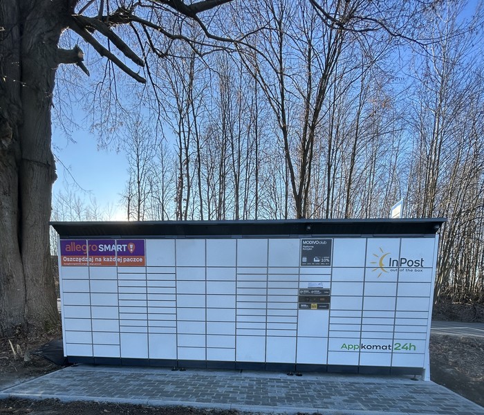 Поштомат SVM01BAPP Prywatna działka  przy przystanku autobusowym