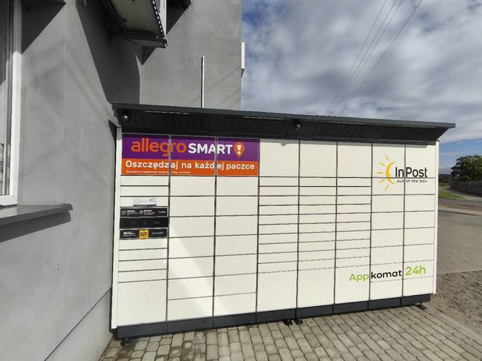 Parcel Locker SVNQ01BAPP przy sklepie