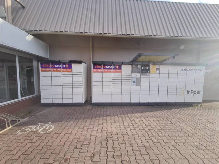 Paczkomat SWB01N Boczna ściana InterMarche