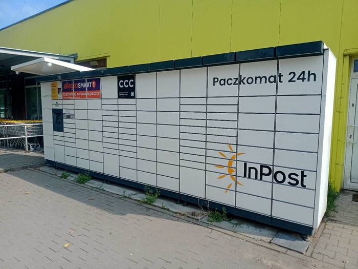 Paczkomat SWC02M Przy sklepie Biedronka