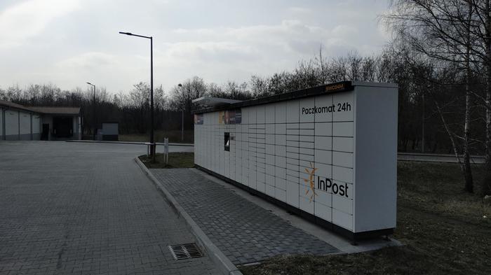 Paczkomat SWC04M Przy sklepie Lidl