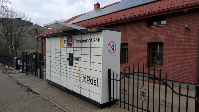 Parcel Locker SWC04N Przy zjeździe z ronda
