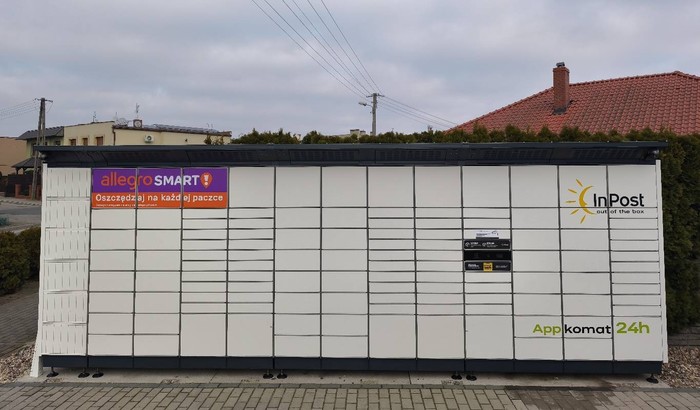 Поштомат SWH02BAPP parking przy sklepie