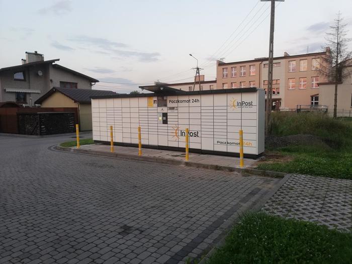 Parcel Locker SWY01N Przy sklepie z używaną odzieżą